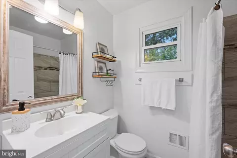 Bath - 12117 Centerhill St, Silver Spring, MD 20902 photo 3 of 4