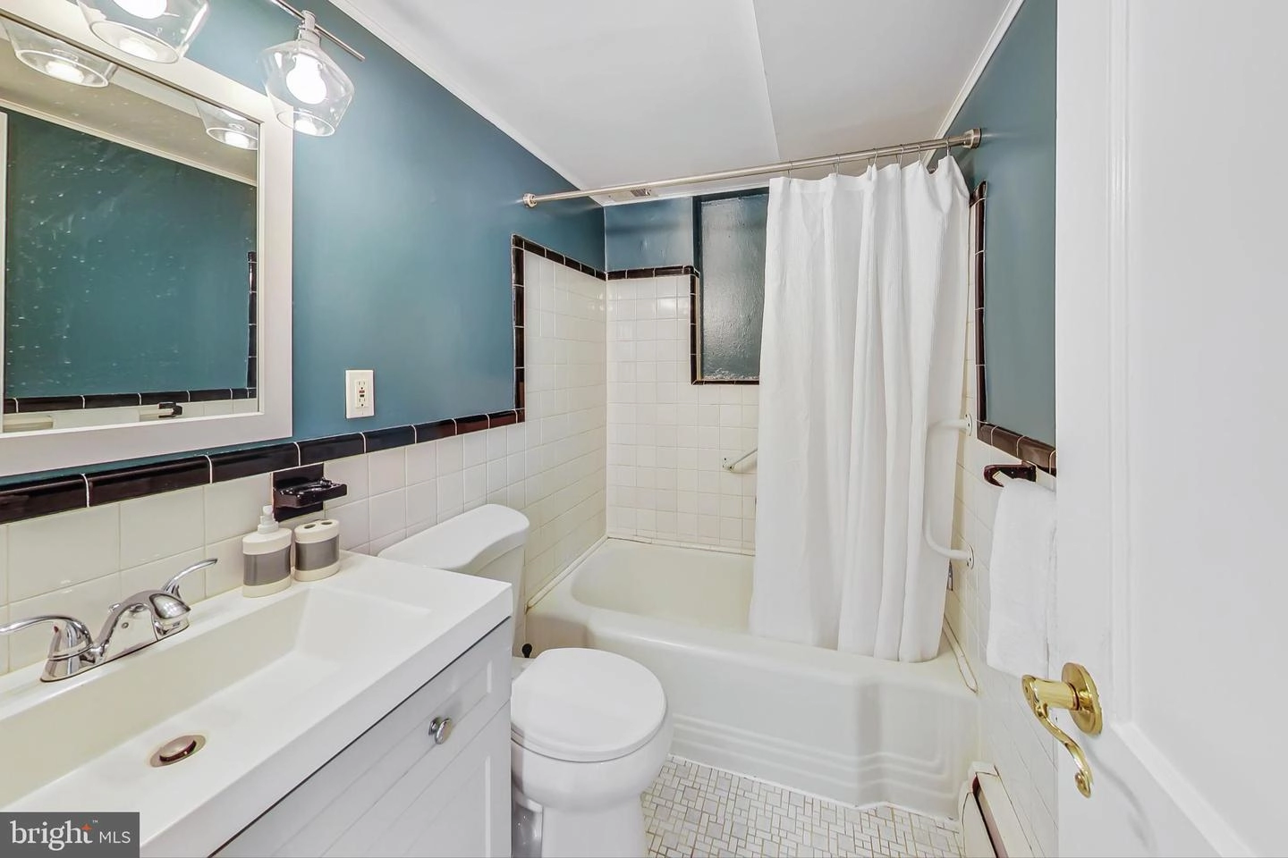 Bath - 10118 Mckenney Ave, Silver Spring, MD 20902 photo 1 of 3