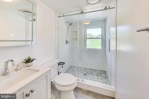 Bath - 10118 Mckenney Ave, Silver Spring, MD 20902 photo 2 of 3