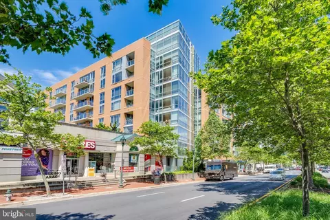 6820 Wisconsin Ave #7001, Chevy Chase, MD 20815