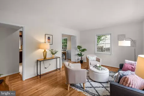2708 Weisman Rd, Silver Spring, MD 20902 photo 4