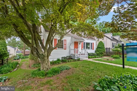 2708 Weisman Rd, Silver Spring, MD 20902 photo 2