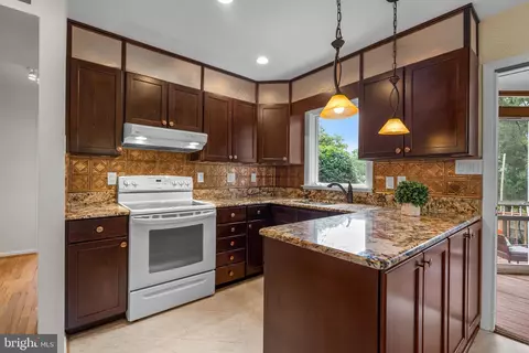 2708 Weisman Rd, Silver Spring, MD 20902 photo 9