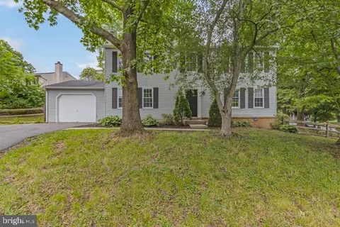 13517 Wisteria Dr, Germantown, MD 20874