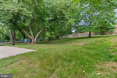 Exterior - 11523 Charlton Dr, Silver Spring, MD 20902 photo 3 of 8