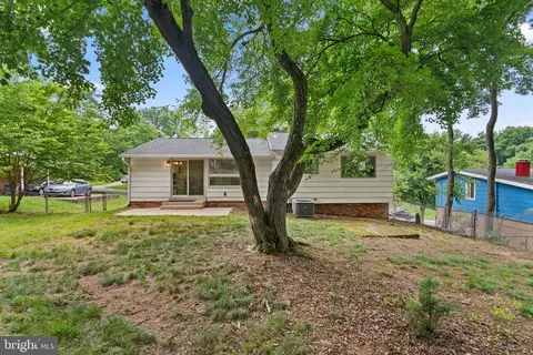 Exterior - 11523 Charlton Dr, Silver Spring, MD 20902 photo 5 of 8