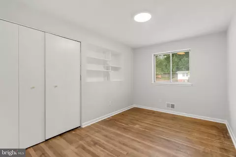 Bedroom - 11523 Charlton Dr, Silver Spring, MD 20902 photo 5 of 6
