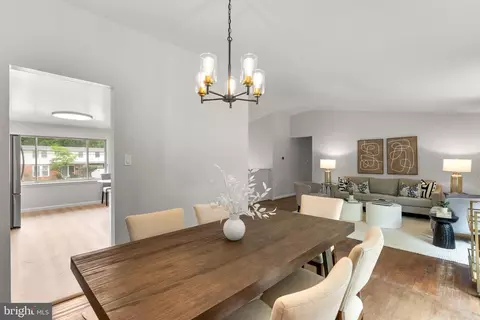 Dining - 11523 Charlton Dr, Silver Spring, MD 20902 photo 3 of 7