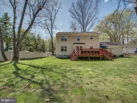 Exterior - 208 Colesville Manor Dr, Silver Spring, MD 20904 photo 4 of 10