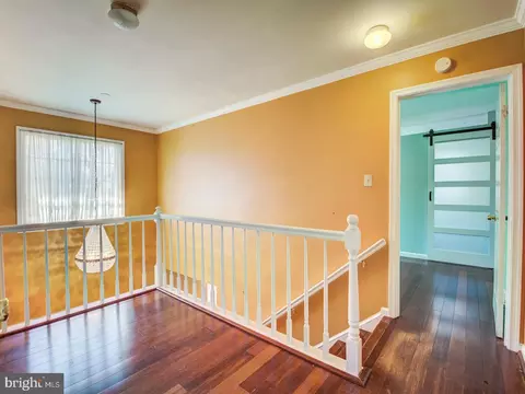 Entry Way - 208 Colesville Manor Dr, Silver Spring, MD 20904 photo 4 of 9