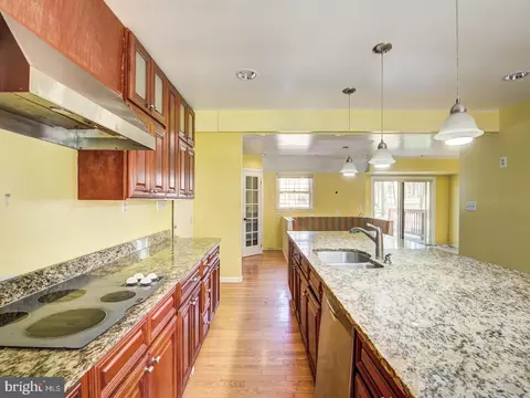 Kitchen - 208 Colesville Manor Dr, Silver Spring, MD 20904 photo 8 of 10