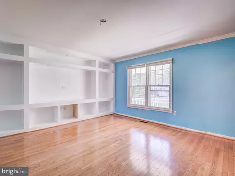 Living - 208 Colesville Manor Dr, Silver Spring, MD 20904 photo 5 of 11