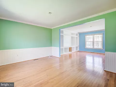 Living - 208 Colesville Manor Dr, Silver Spring, MD 20904 photo 9 of 11