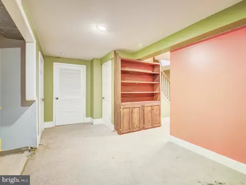 Entry Way - 208 Colesville Manor Dr, Silver Spring, MD 20904 photo 9 of 9
