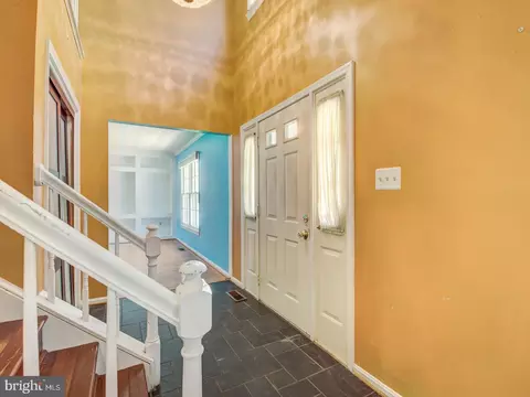 Entry Way - 208 Colesville Manor Dr, Silver Spring, MD 20904 photo 2 of 9