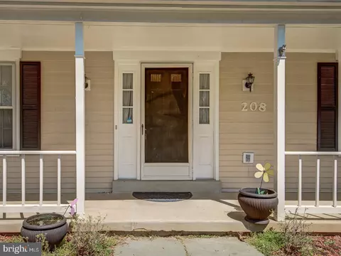 Exterior - 208 Colesville Manor Dr, Silver Spring, MD 20904 photo 3 of 10