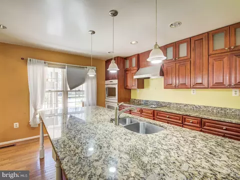 Kitchen - 208 Colesville Manor Dr, Silver Spring, MD 20904 photo 4 of 10