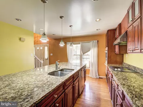 Kitchen - 208 Colesville Manor Dr, Silver Spring, MD 20904 photo 5 of 10
