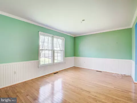 Living - 208 Colesville Manor Dr, Silver Spring, MD 20904 photo 10 of 11