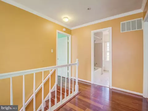 Entry Way - 208 Colesville Manor Dr, Silver Spring, MD 20904 photo 5 of 9
