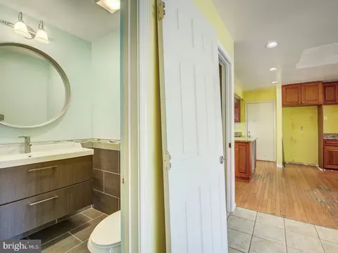 Entry Way - 208 Colesville Manor Dr, Silver Spring, MD 20904 photo 3 of 9