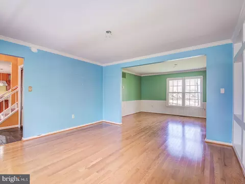 Living - 208 Colesville Manor Dr, Silver Spring, MD 20904 photo 2 of 11