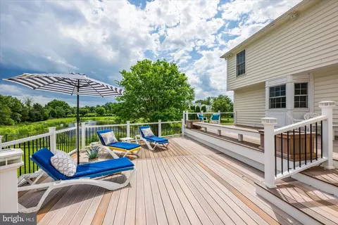 Exterior - 17017 Spates Hill Rd, Poolesville, MD 20837 photo 3 of 11