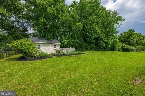 Exterior - 17017 Spates Hill Rd, Poolesville, MD 20837 photo 9 of 11