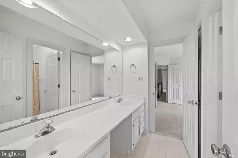 Entry Way - 17017 Spates Hill Rd, Poolesville, MD 20837 photo 6 of 8
