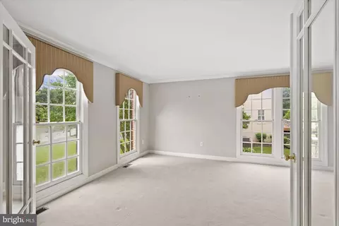 Living - 17017 Spates Hill Rd, Poolesville, MD 20837 photo 1 of 5