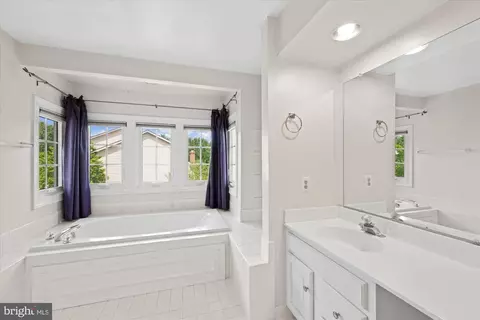 Bath - 17017 Spates Hill Rd, Poolesville, MD 20837 photo 3 of 6