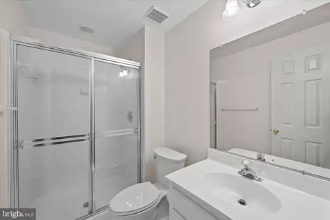 Bath - 17017 Spates Hill Rd, Poolesville, MD 20837 photo 6 of 6