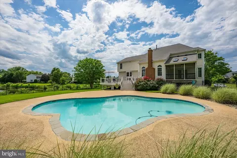 Exterior - 17017 Spates Hill Rd, Poolesville, MD 20837 photo 10 of 11