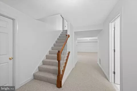 Entry Way - 17017 Spates Hill Rd, Poolesville, MD 20837 photo 7 of 8