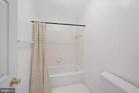 Bath - 17017 Spates Hill Rd, Poolesville, MD 20837 photo 5 of 6