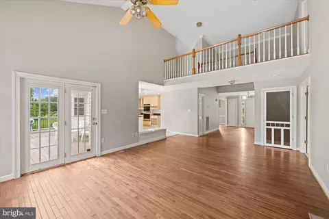 Living - 17017 Spates Hill Rd, Poolesville, MD 20837 photo 5 of 5