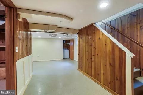 Entry Way - 1908 Everest St, Silver Spring, MD 20902 photo 4 of 4