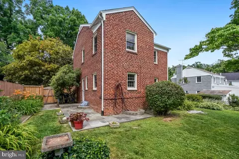 Exterior - 1908 Everest St, Silver Spring, MD 20902 photo 2 of 6