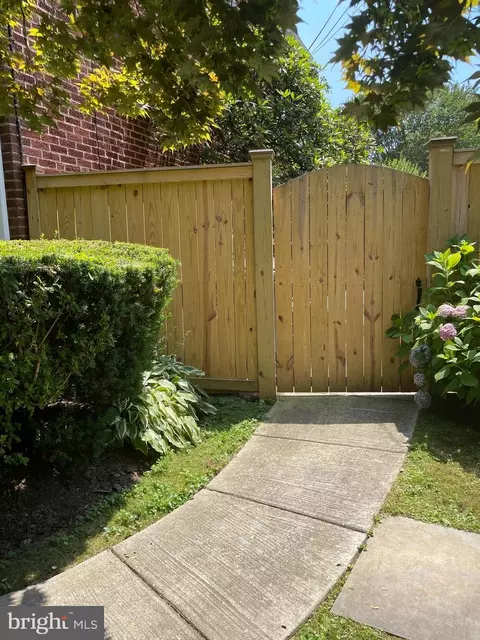 Exterior - 1908 Everest St, Silver Spring, MD 20902 photo 5 of 6