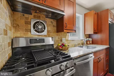 Kitchen - 1908 Everest St, Silver Spring, MD 20902 photo 2 of 3