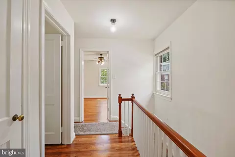 Entry Way - 1908 Everest St, Silver Spring, MD 20902 photo 3 of 4