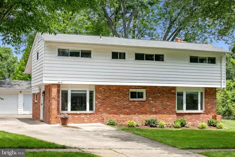 2304 Mcauliffe Dr, Rockville, MD 20851