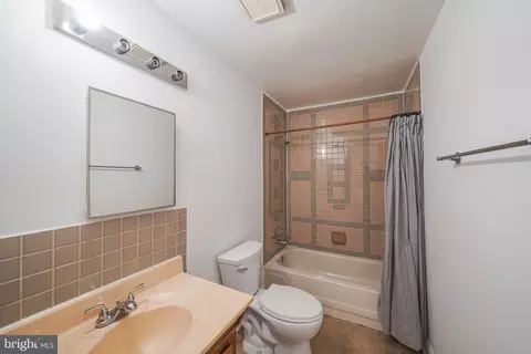 Bath - 14315 Astrodome Dr #8, Silver Spring, MD 20906 photo 1 of 3