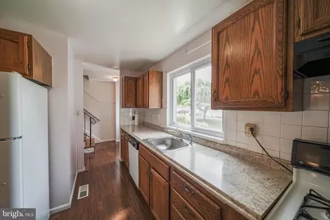 Entry Way - 14315 Astrodome Dr #8, Silver Spring, MD 20906 photo 6 of 9