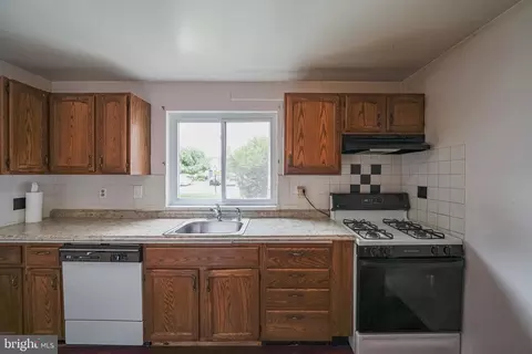 Kitchen - 14315 Astrodome Dr #8, Silver Spring, MD 20906 photo 2 of 3