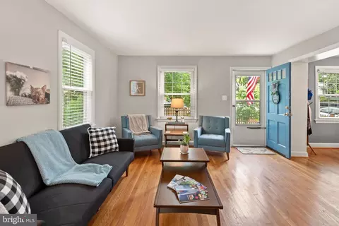 Entry Way - 2502 Hayden Dr, Silver Spring, MD 20902 photo 1 of 4