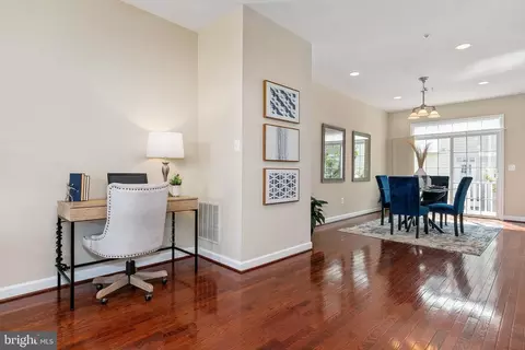 Entry Way - 2213 Fleeter Pl, Silver Spring, MD 20902 photo 4 of 6