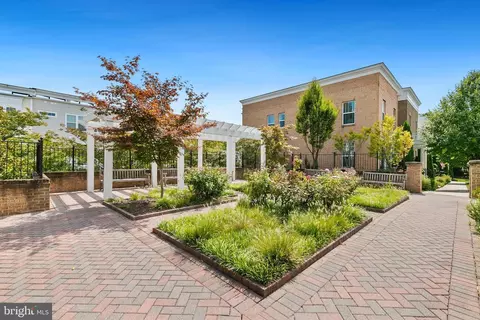 Exterior - 2213 Fleeter Pl, Silver Spring, MD 20902 photo 4 of 7