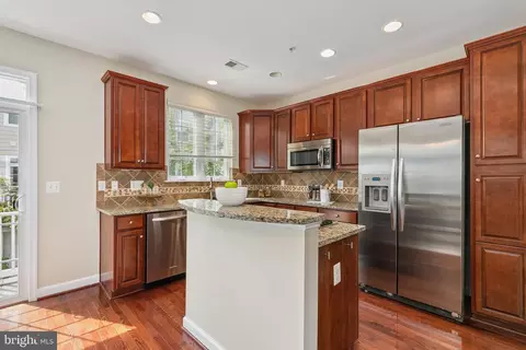 Kitchen - 2213 Fleeter Pl, Silver Spring, MD 20902 photo 5 of 8
