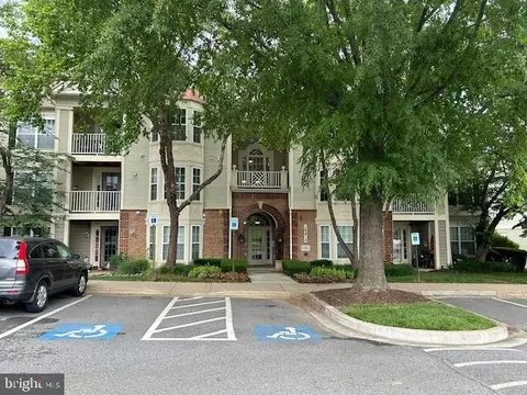 18819 Sparkling Water Dr #302, Germantown, MD 20874